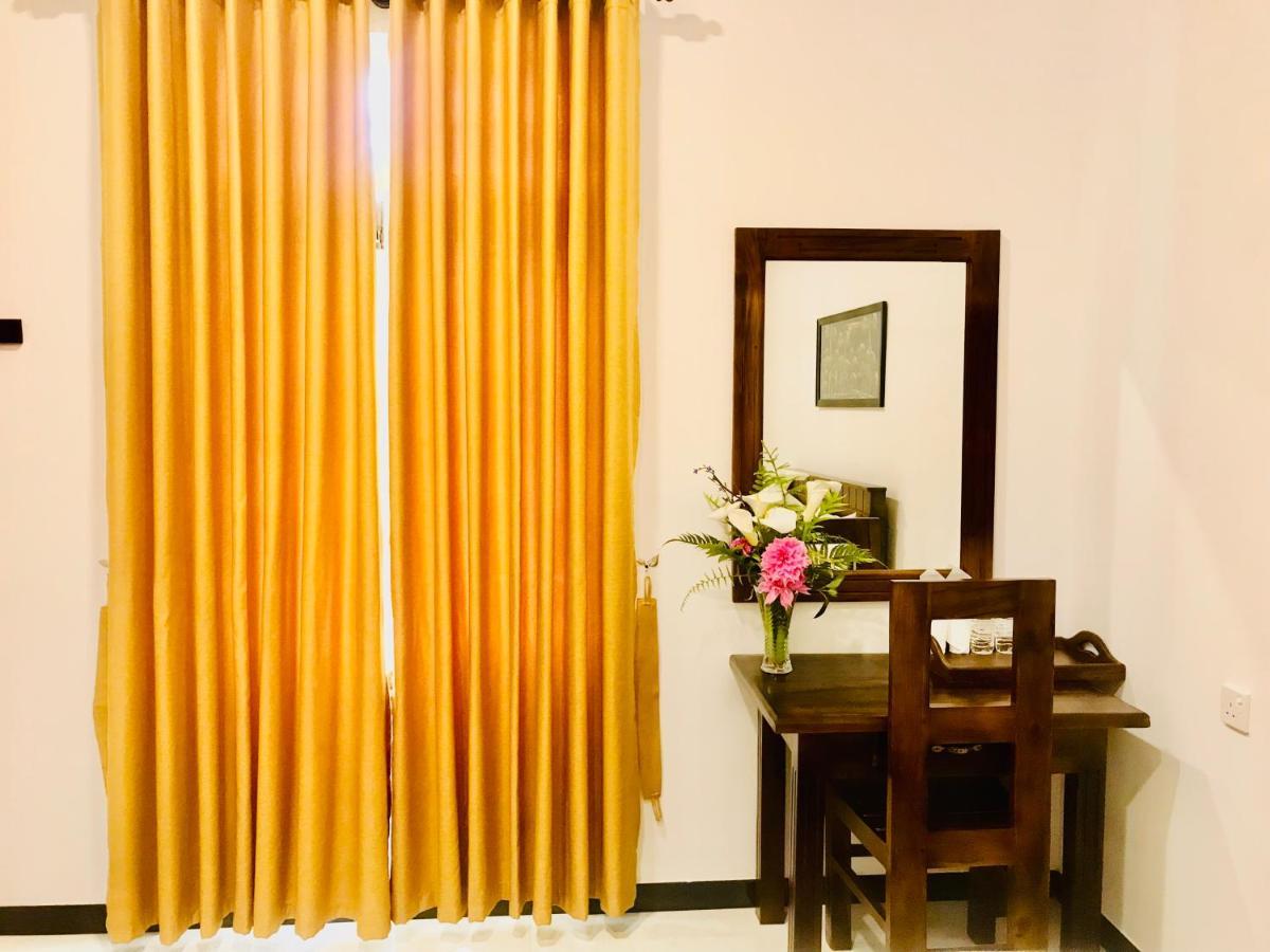 Queensland Hotel Νουβάρα Ελίγια Εξωτερικό φωτογραφία
