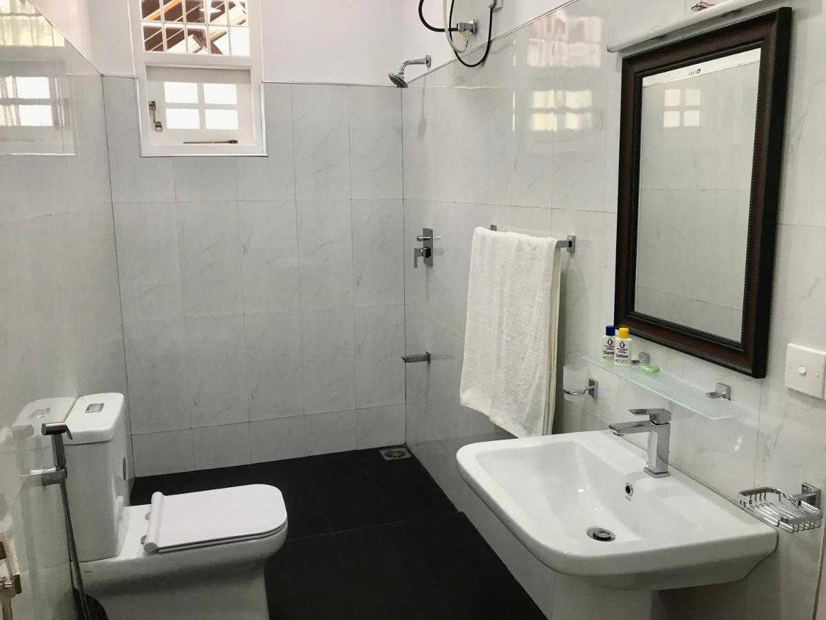 Queensland Hotel Νουβάρα Ελίγια Εξωτερικό φωτογραφία