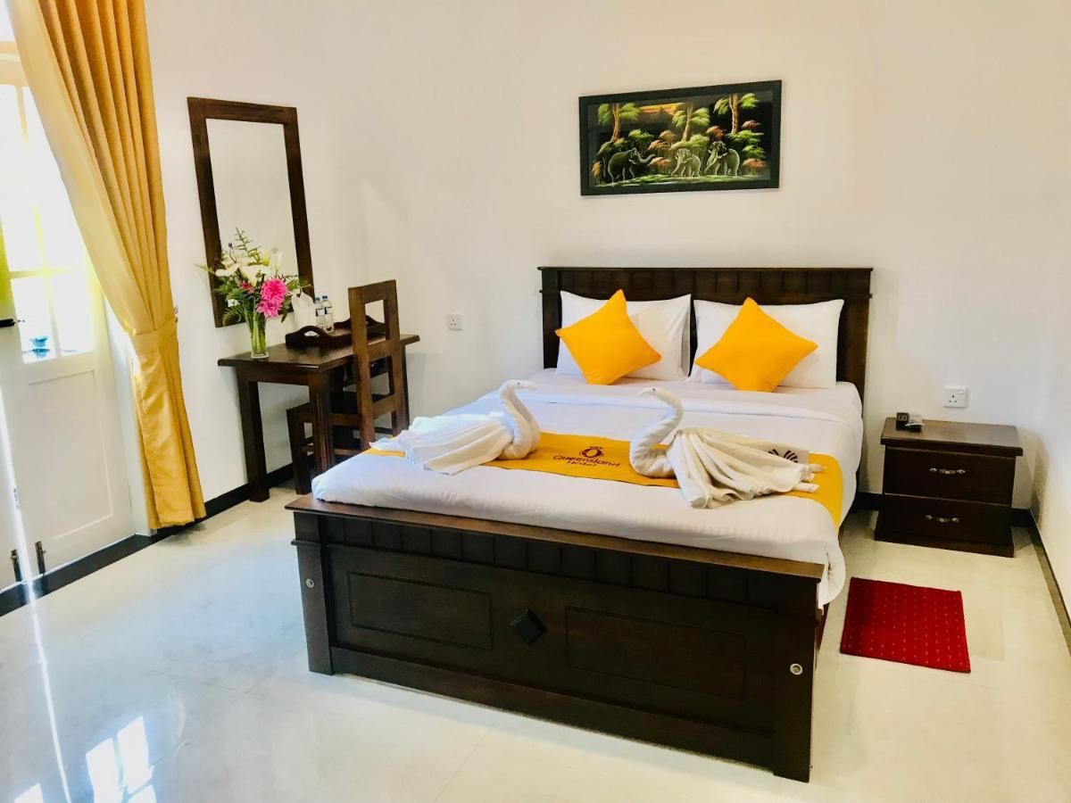 Queensland Hotel Νουβάρα Ελίγια Εξωτερικό φωτογραφία