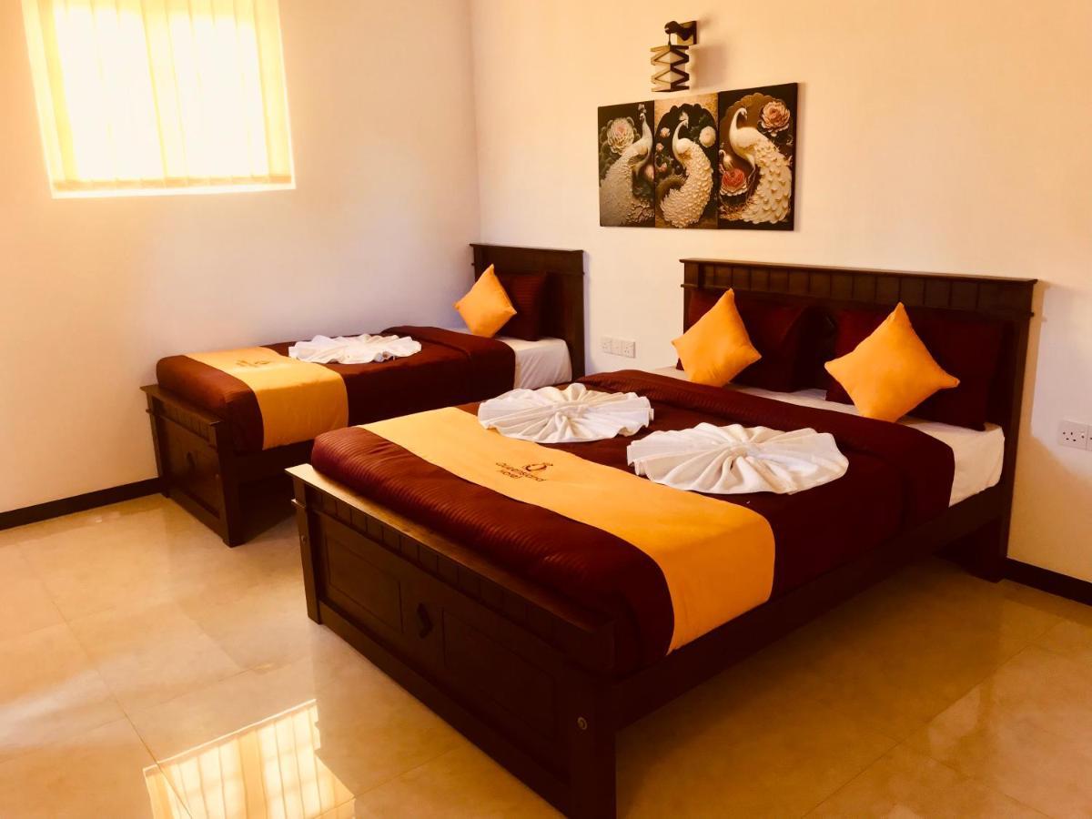 Queensland Hotel Νουβάρα Ελίγια Εξωτερικό φωτογραφία