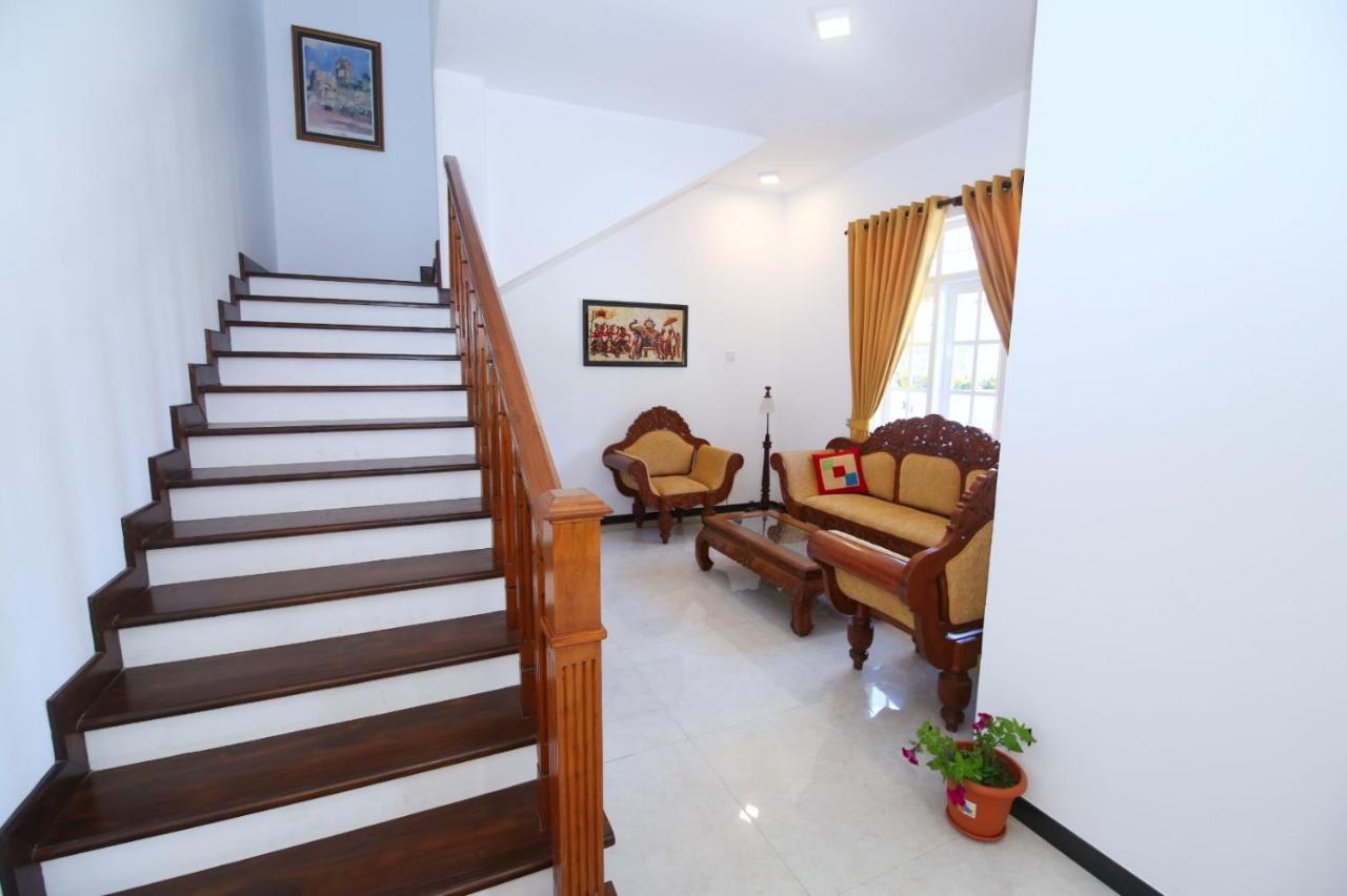 Queensland Hotel Νουβάρα Ελίγια Εξωτερικό φωτογραφία