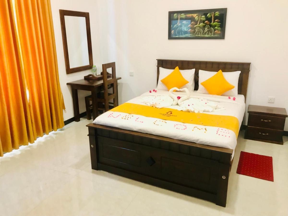 Queensland Hotel Νουβάρα Ελίγια Εξωτερικό φωτογραφία